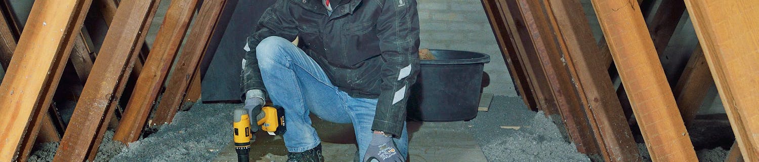 Celluloseisolasjon på loftet Cellulose isolasjon på loftet